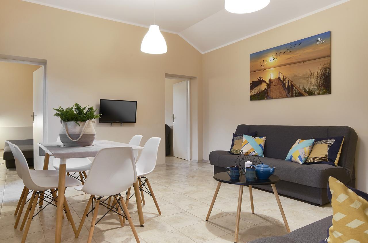 Arenda Apartamenty&Domki Caloroczne Sierakow  Exterior foto